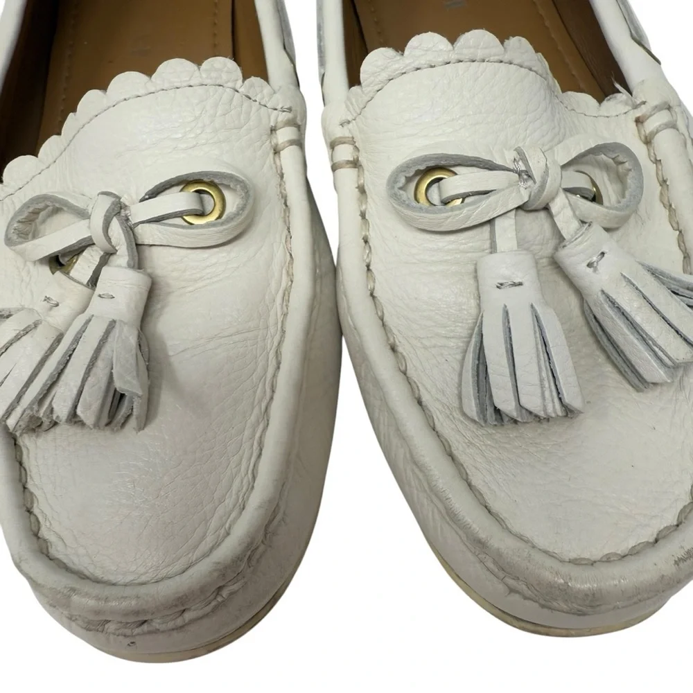 Coach Tassel Women’s Size 6.5 Pebble Grain Leather Ivory Loafers